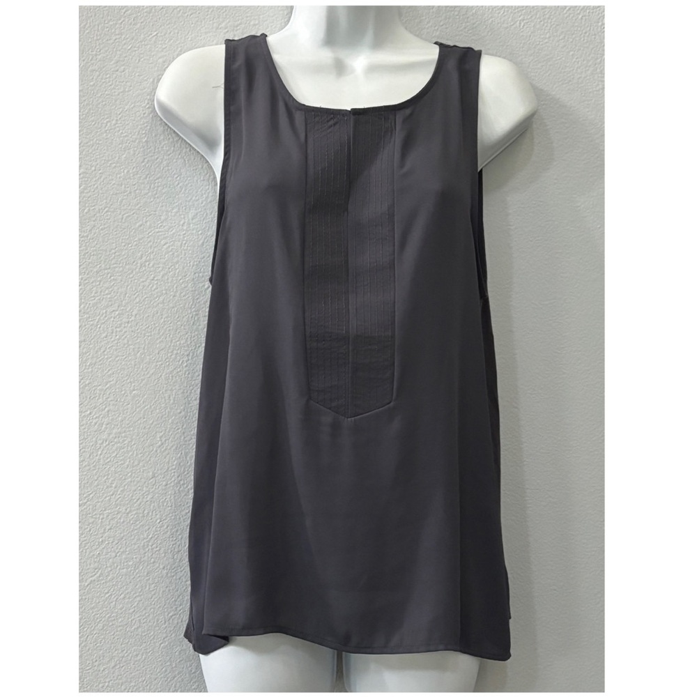 womens Pleione sleeveless gray blouse w/embroidered accent - sz M